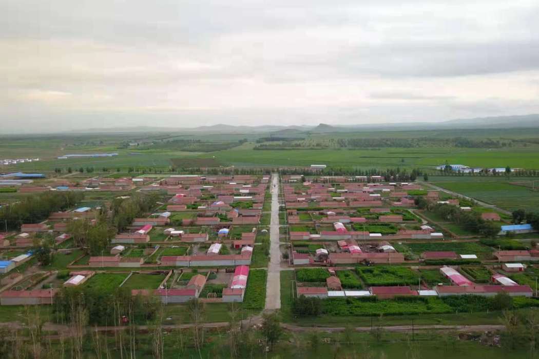 帳房山村 帳房山村