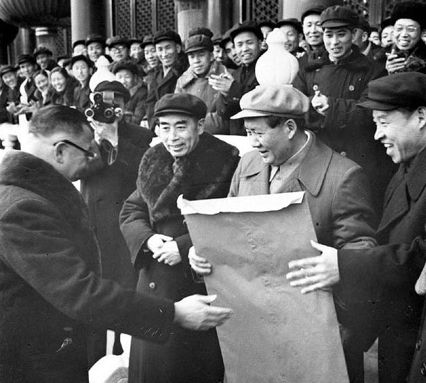 1956年1月15日，樂松生向毛主席獻報喜信