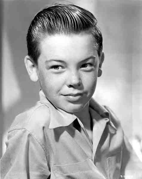 鮑比·德里斯科爾(Bobby Driscoll(演員)) 鮑比·德里斯科爾(Bobby Driscoll(演員))