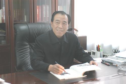 岳培民 岳培民