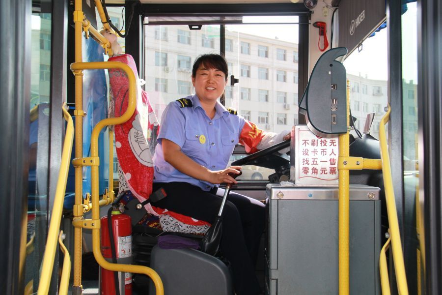 車紅(烏海市公共運輸有限責任公司駕駛員)