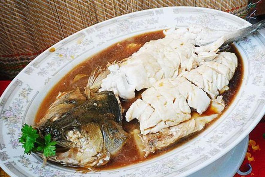 生汆鱸魚 生汆鱸魚