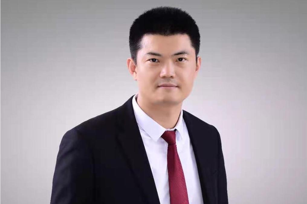 李綱(萊德隊長兒童運動中心創始人) 李綱(萊德隊長兒童運動中心創始人)