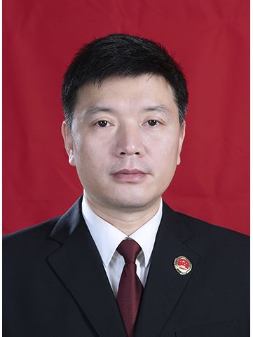 李易(武漢鐵路運輸檢察院黨組書記、檢察長。) 李易(武漢鐵路運輸檢察院黨組書記、檢察長。)