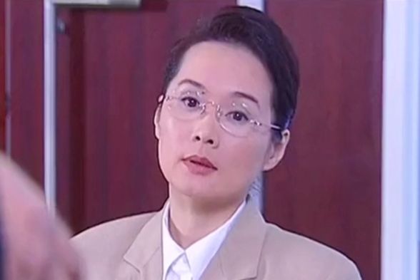 於今(家庭倫理劇《妻子》中的角色) 於今(家庭倫理劇《妻子》中的角色)