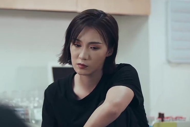 孫苗苗(電影《追擊》中由閆佳穎飾演的特警角色)