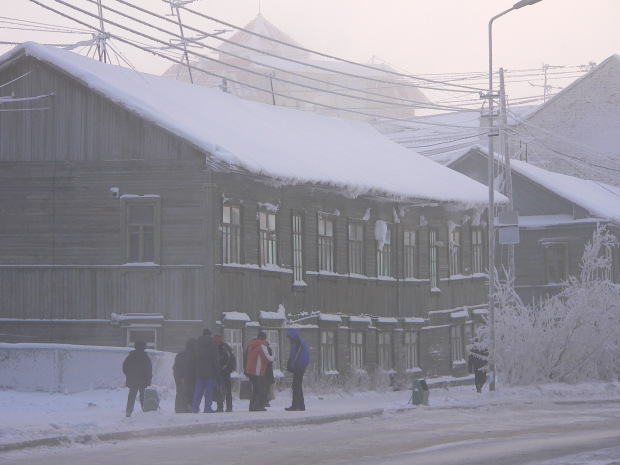 冬天的雅庫茨克戶外有零下四五十度