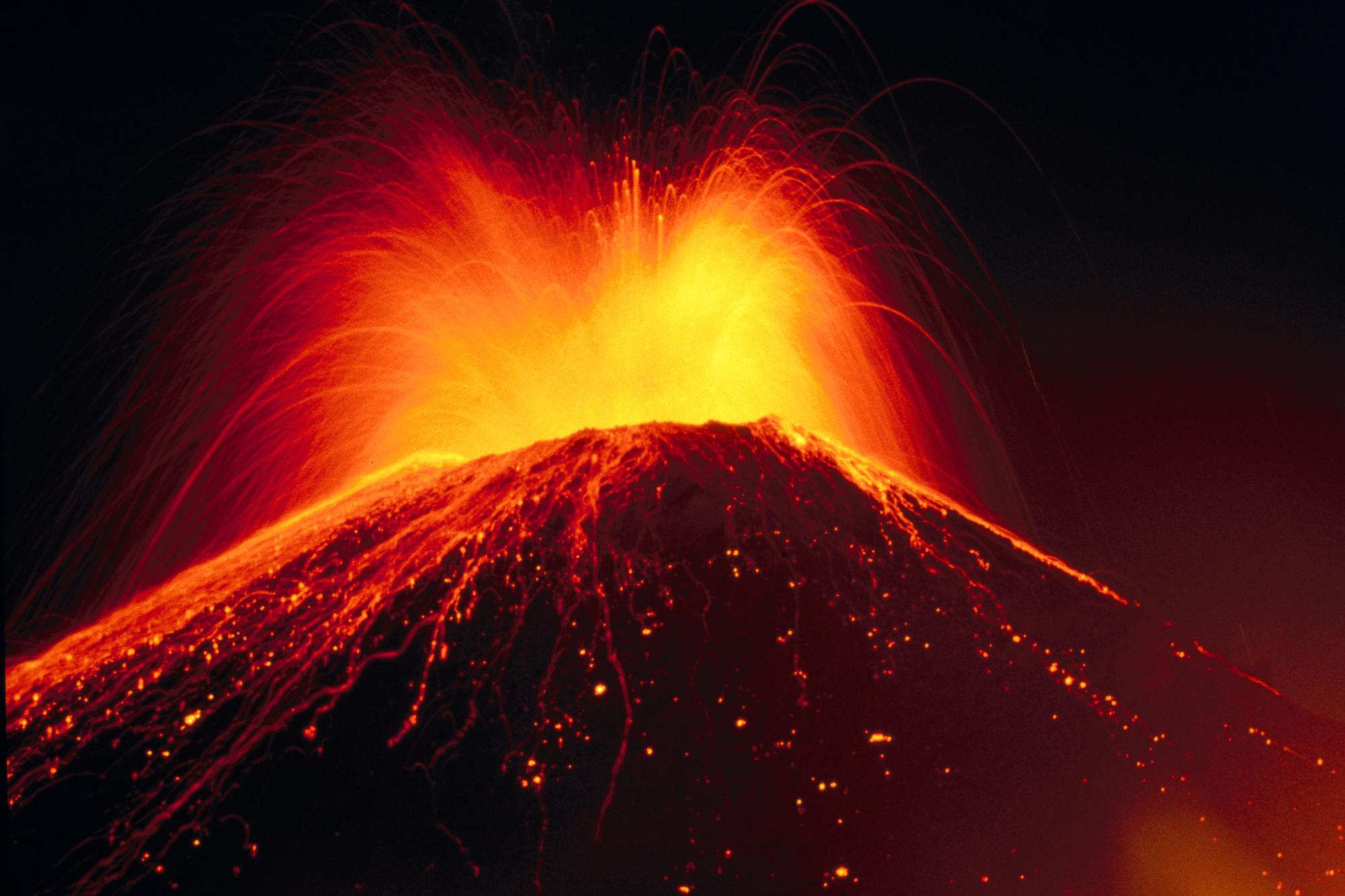 梅拉皮火山