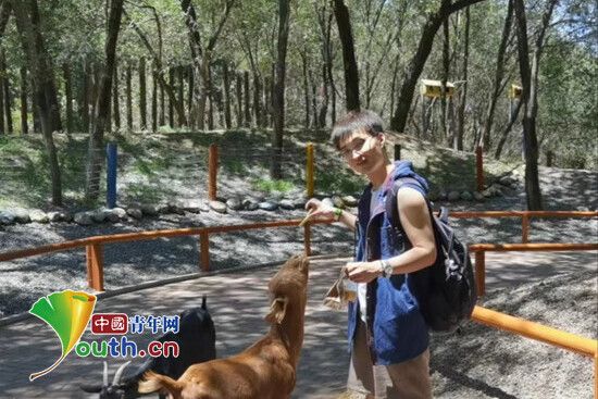 鹿鳴(東北師範大學第25屆研究生支教團團長) 鹿鳴(東北師範大學第25屆研究生支教團團長)