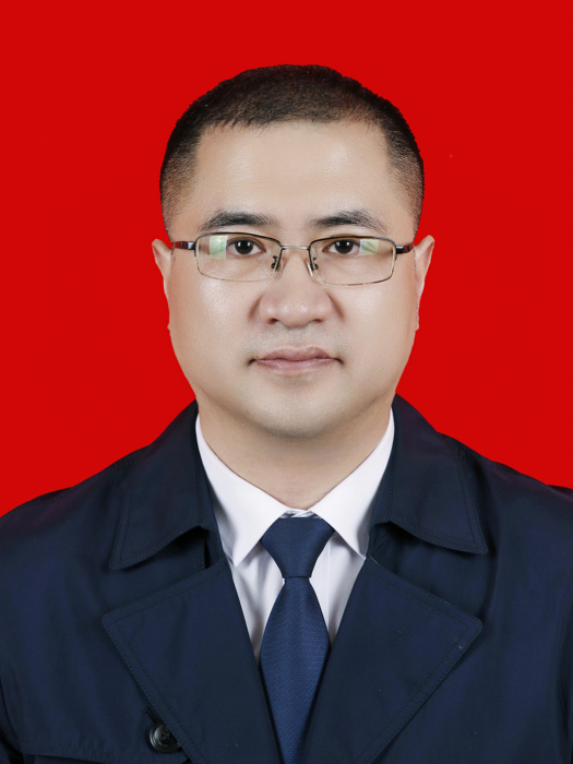 王輝(湖北省恩施土家族苗族自治州巴東縣政府辦公室副主任)