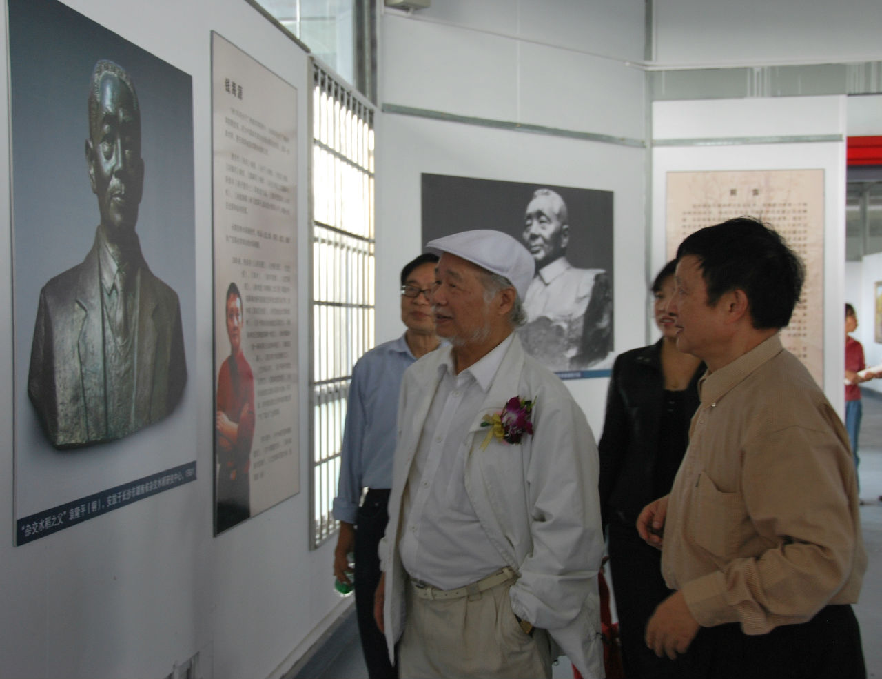 著名雕塑家潘鶴參觀小洲藝術區