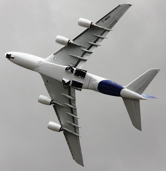 A380的機翼下方
