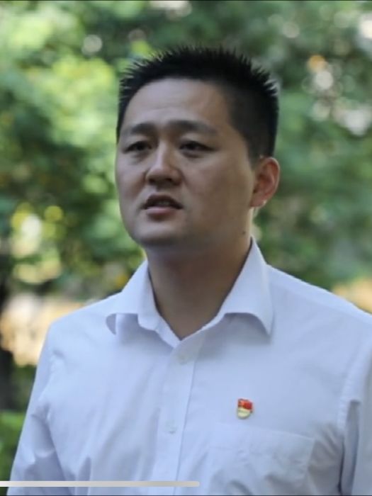 劉仲(福建省漳州市南靖縣和溪鎮黨委副書記、鎮長) 劉仲(福建省漳州市南靖縣和溪鎮黨委副書記、鎮長)