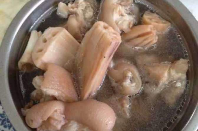 豬蹄藕湯