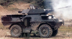 龍騎兵300輪式裝甲車