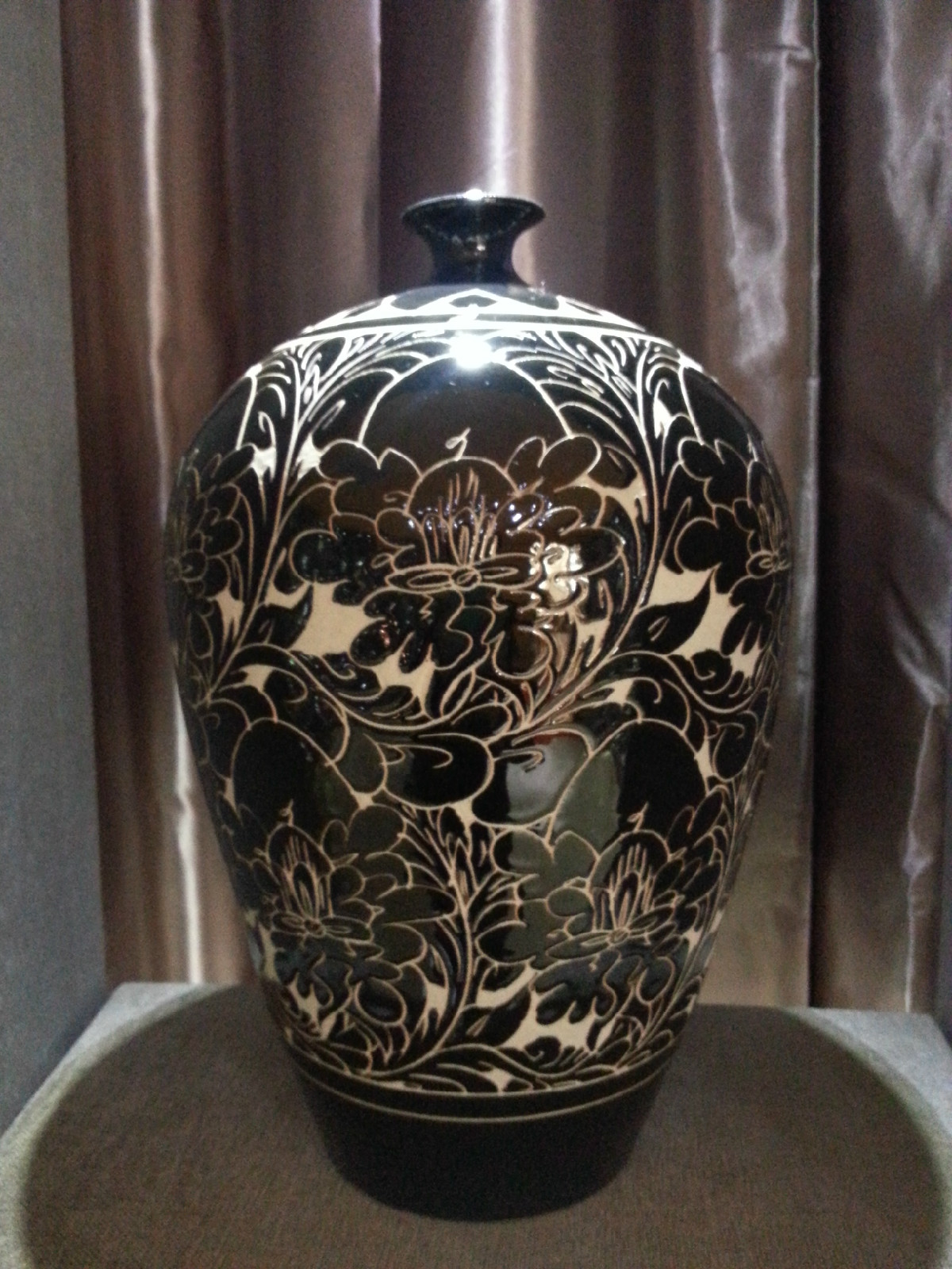 鶴壁窯牡丹瓶