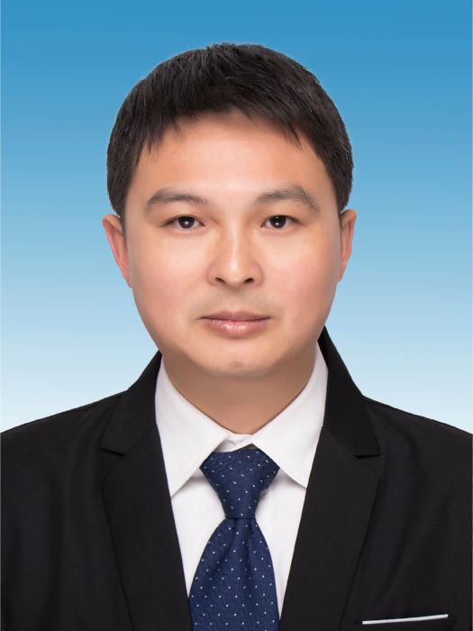 曹斌(南昌市青雲譜區政府黨組成員,區政府辦主任、黨組書記) 曹斌(南昌市青雲譜區政府黨組成員,區政府辦主任、黨組書記)