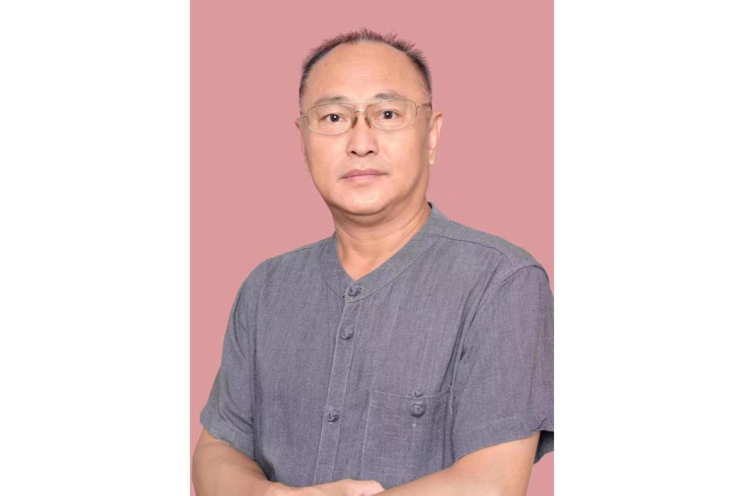 閆學強(中國翰林書畫院副院長) 閆學強(中國翰林書畫院副院長)