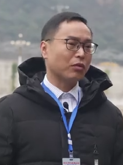 康國華(達州市萬源生態環境監測站十一級職員) 康國華(達州市萬源生態環境監測站十一級職員)