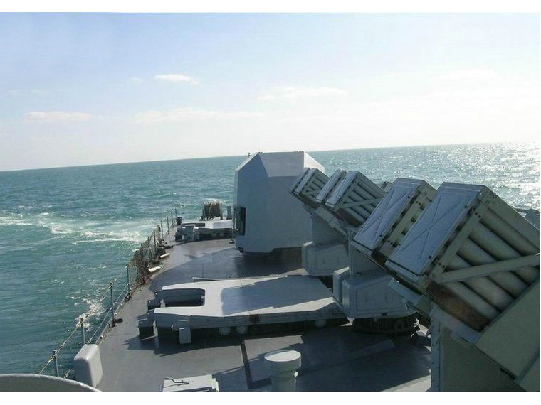 九江號護衛艦加裝122火箭炮