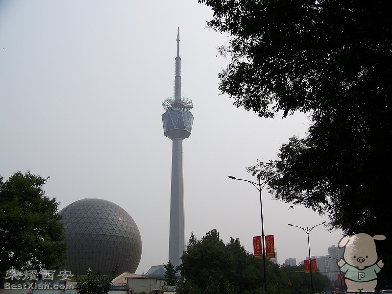 電視塔北翼，下方為陝西自然博物館的科技館