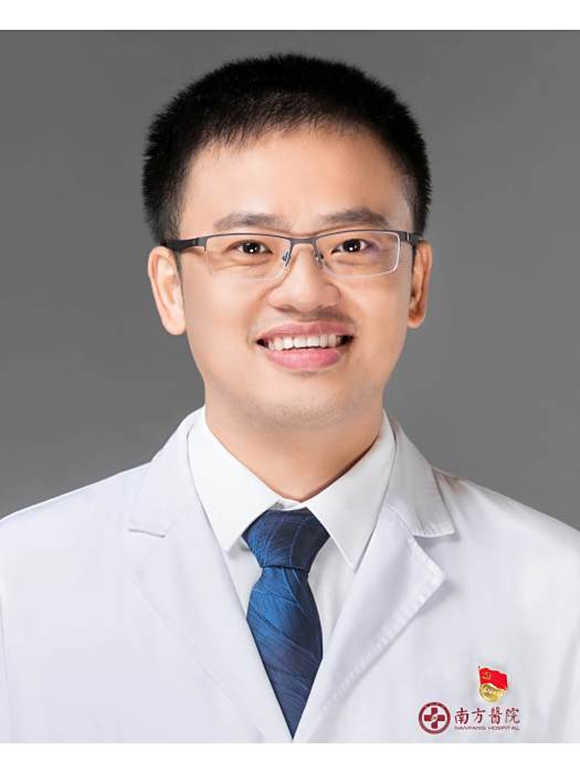 鄭帥(南方醫科大學南方醫院脊柱骨科副主任醫師) 鄭帥(南方醫科大學南方醫院脊柱骨科副主任醫師)