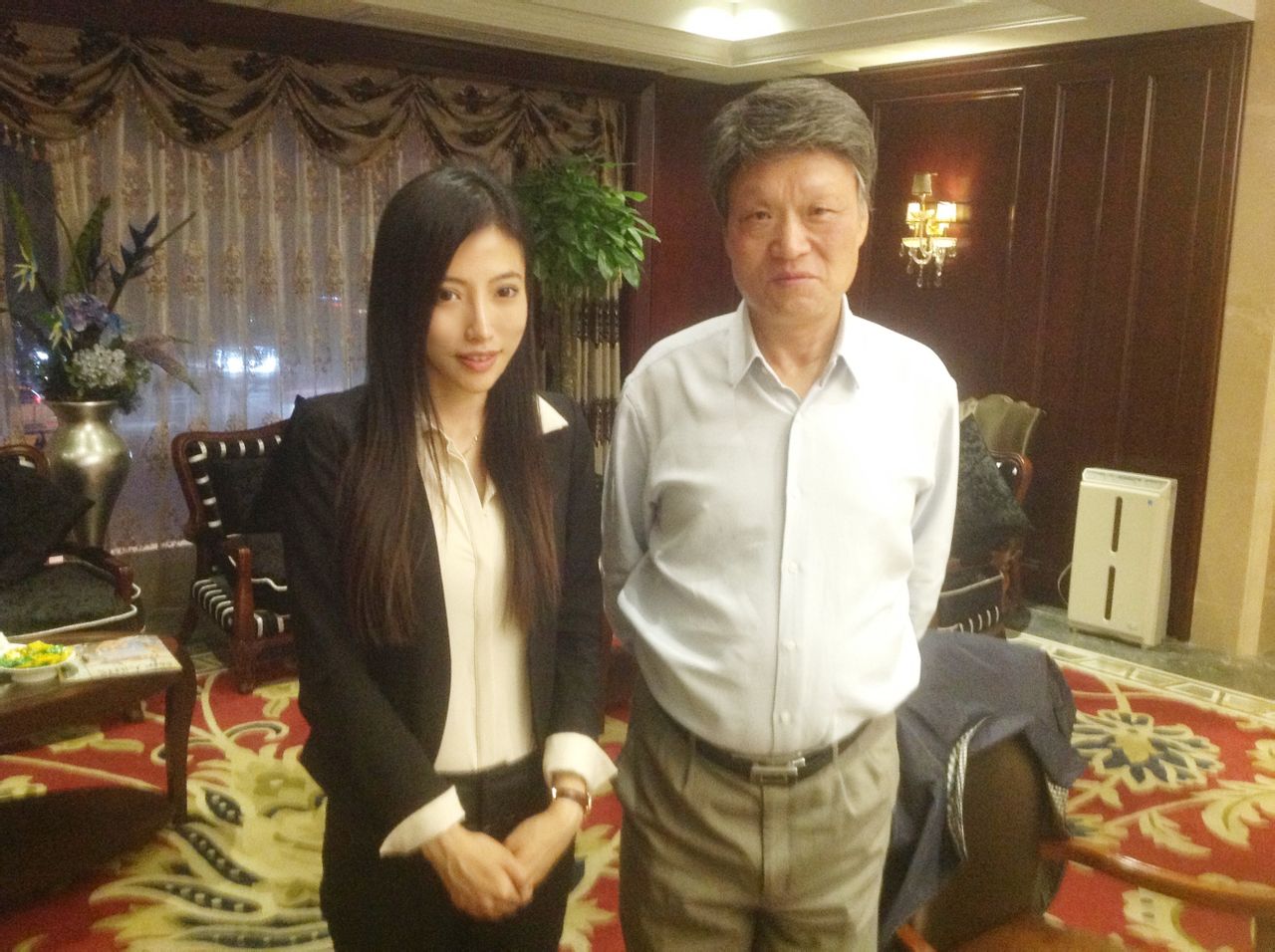 全國政協副主席陳宗興與青年畫家米巧銘