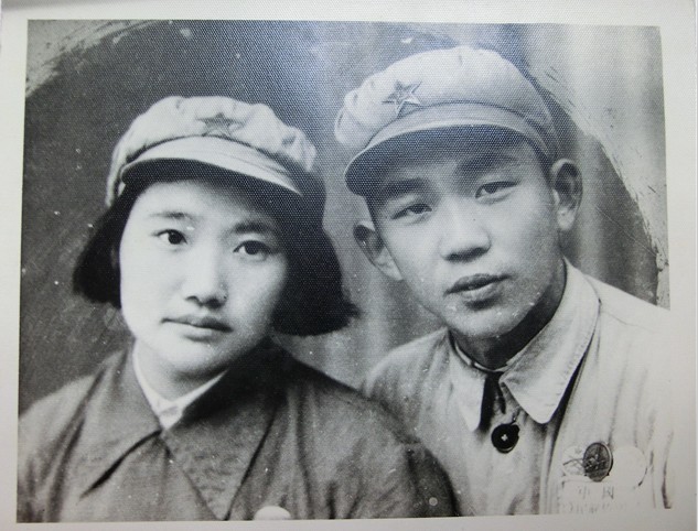 王凱與丈夫盧甦軍旅結婚
