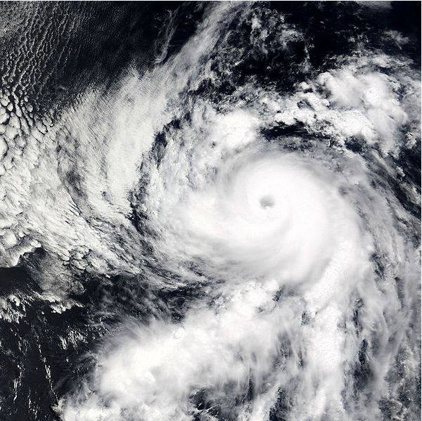 強颶風巴德衛星雲圖