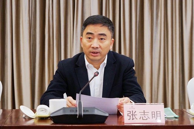 張志明(江蘇省張家港市委常委、經開區黨工委書記) 張志明(江蘇省張家港市委常委、經開區黨工委書記)