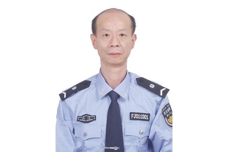 任斌(湖北省武漢市公安局治安支隊身份證製作所原輔警) 任斌(湖北省武漢市公安局治安支隊身份證製作所原輔警)