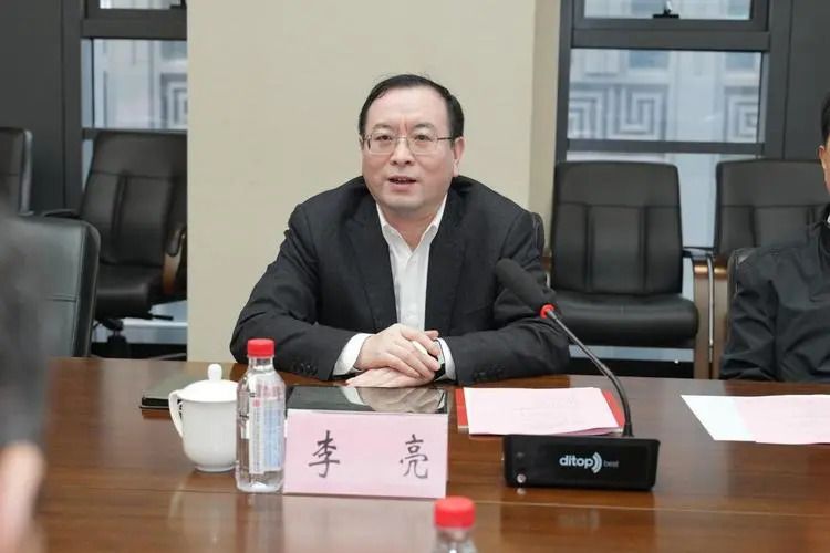 李亮(中國鐵工投資集團有限公司,黨委副書記、總經理) 李亮(中國鐵工投資集團有限公司,黨委副書記、總經理)