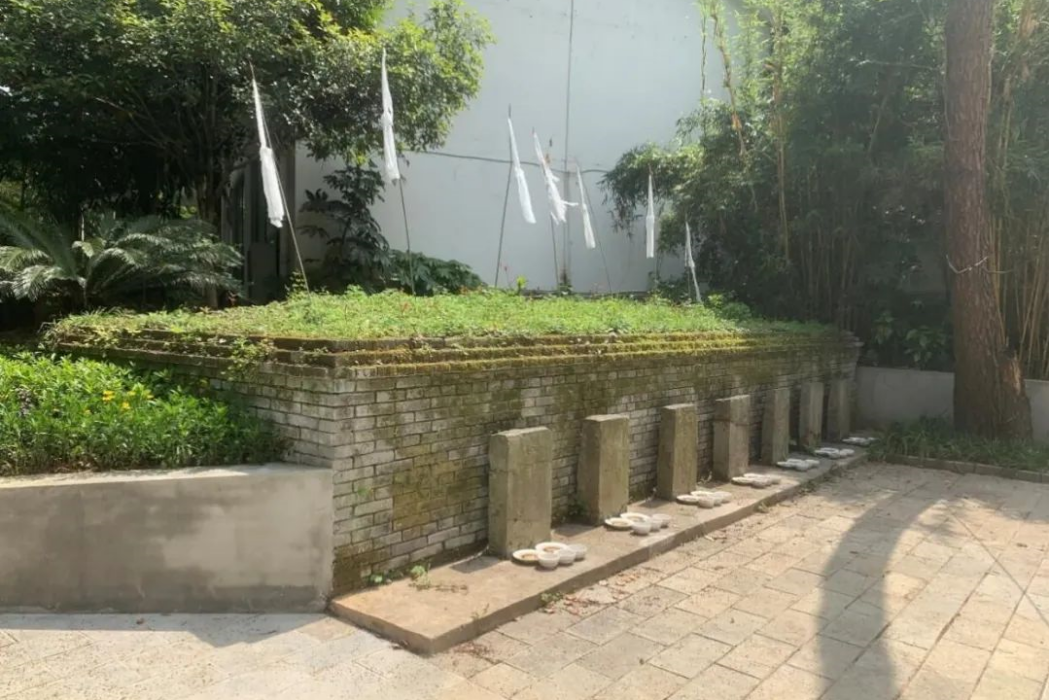 七女墳(貴州大學歷史紀念地) 七女墳(貴州大學歷史紀念地)