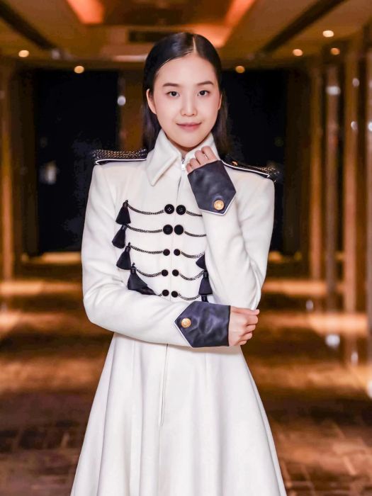 石榴(中國內地女歌手) 石榴(中國內地女歌手)