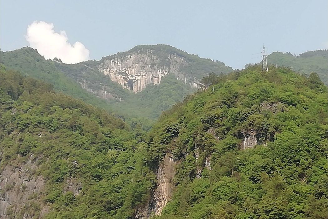 大旗山(長白山系吉林哈達嶺下的山脈) 大旗山(長白山系吉林哈達嶺下的山脈)
