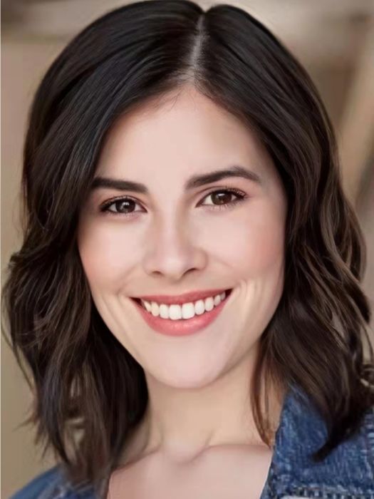 珍妮·提拉多(Jeannie Tirado) 珍妮·提拉多(Jeannie Tirado)