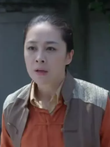李靈(近代革命劇《刀尖》中的角色) 李靈(近代革命劇《刀尖》中的角色)