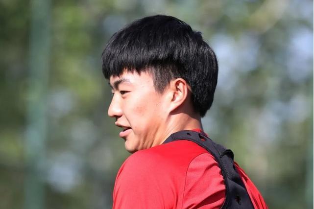 張家輝(中國足球運動員) 張家輝(中國足球運動員)