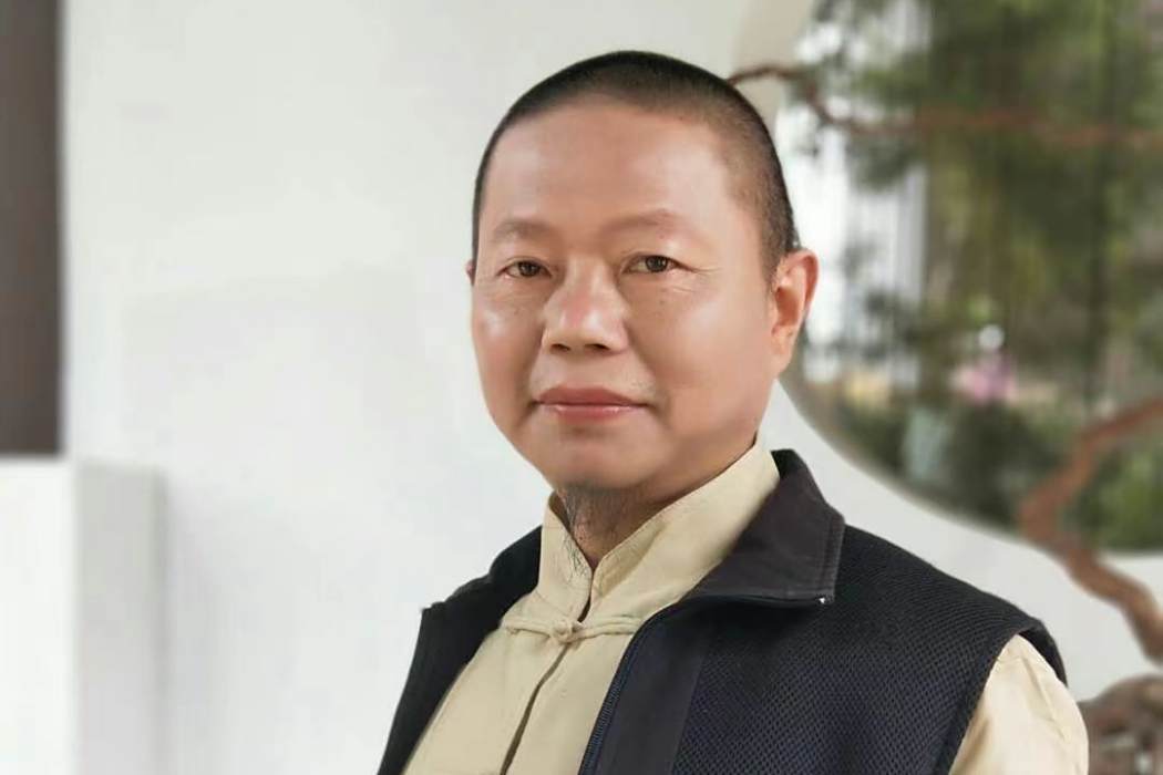萬峰(福建省藝術培訓協會會長) 萬峰(福建省藝術培訓協會會長)