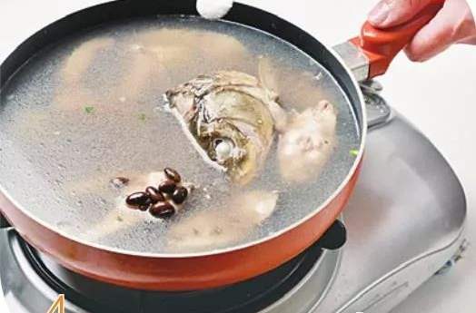 黑豆鯉魚湯