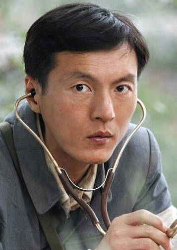 走出硝煙的女人(走出硝煙)