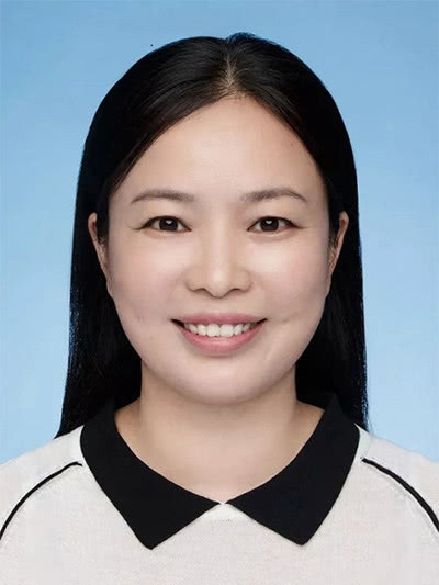 成新湘 成新湘