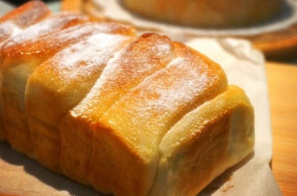 煉乳麵包 煉乳麵包