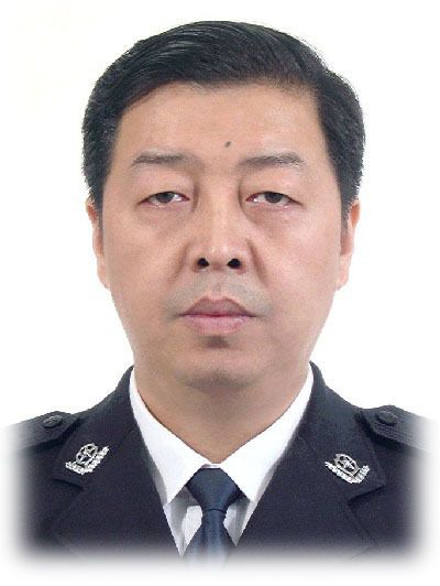 姜偉(遼寧省遼陽市公安局黨委委員、副局長) 姜偉(遼寧省遼陽市公安局黨委委員、副局長)