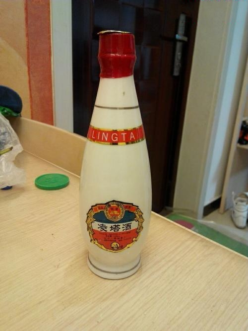 凌塔白酒 凌塔白酒