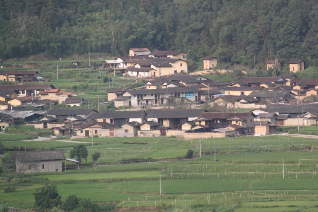 龍源村(廣西壯族自治區桂林市興安縣溶江鎮下轄村) 龍源村(廣西壯族自治區桂林市興安縣溶江鎮下轄村)