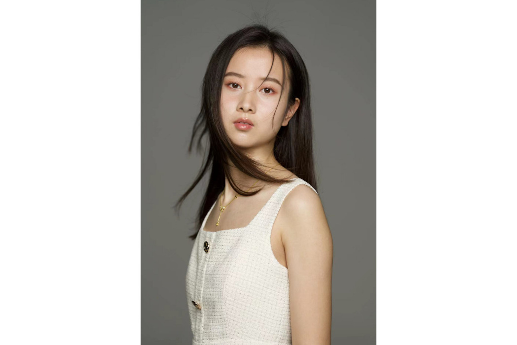 曹亦佳 曹亦佳