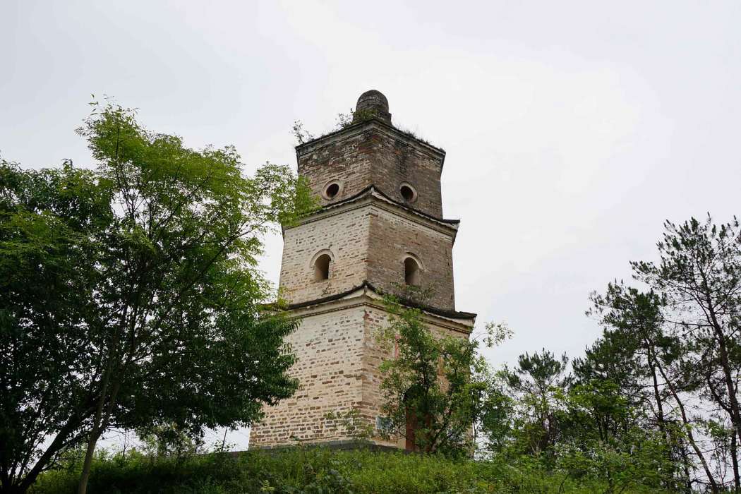 龍山寶塔 龍山寶塔