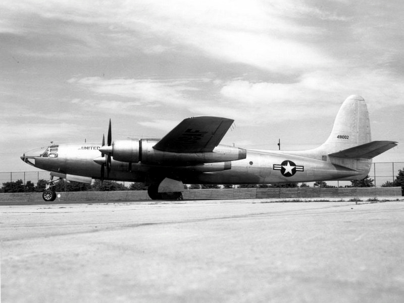 XF-12第一架原型機等待試飛