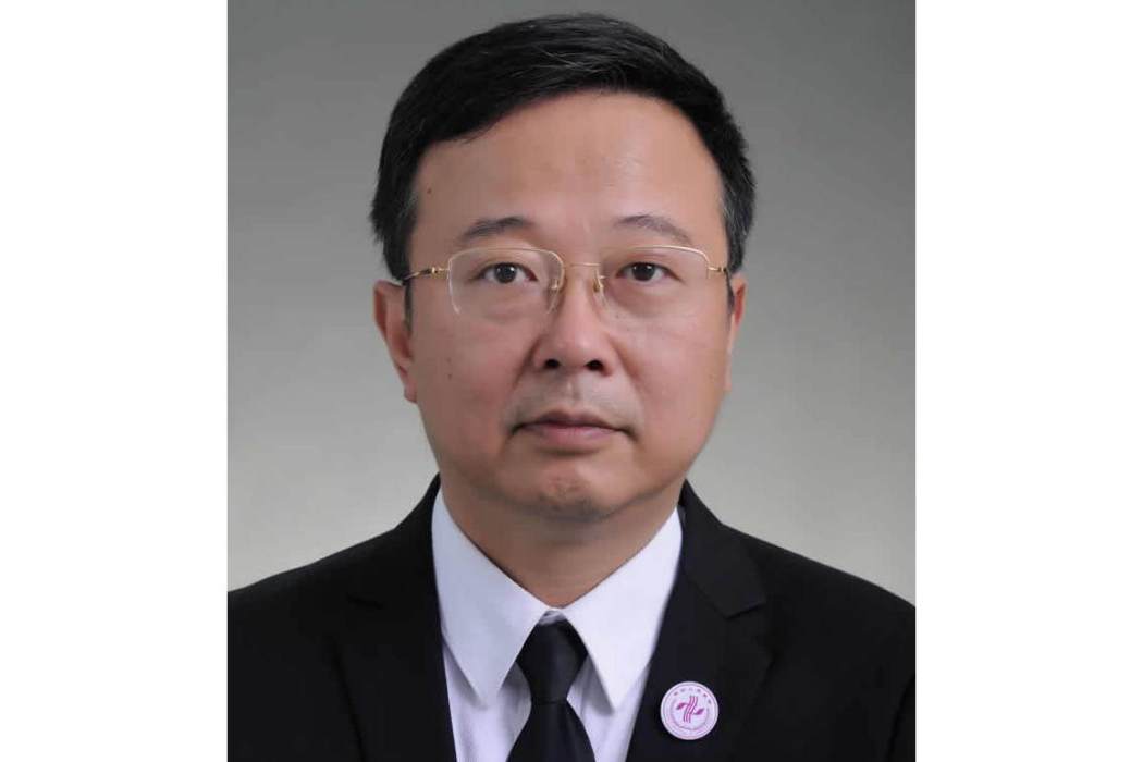 王新(鄭州卓美眼耳鼻喉醫院眼科主任醫師) 王新(鄭州卓美眼耳鼻喉醫院眼科主任醫師)